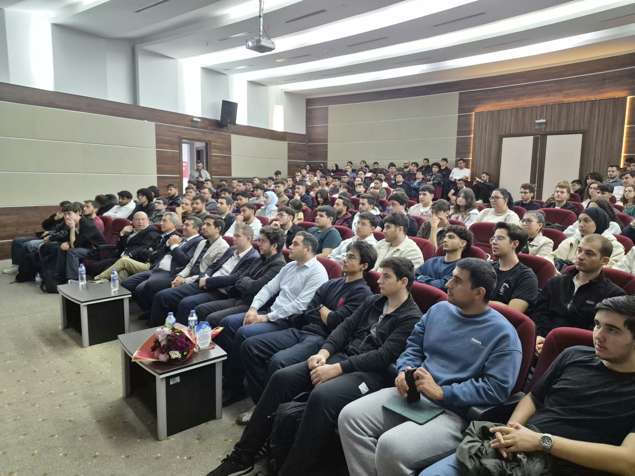 Bursa Uludağ Üniversitesi Mühendislik Fakültesi Otomotiv Mühendisliği Bölümü Açılış Dersini Gerçekleştirdi